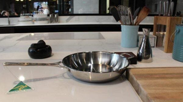 28 cm New 4622 Stainless Satay Frypan - Tig Welded Double Handles (long and short handles) - Image 2
